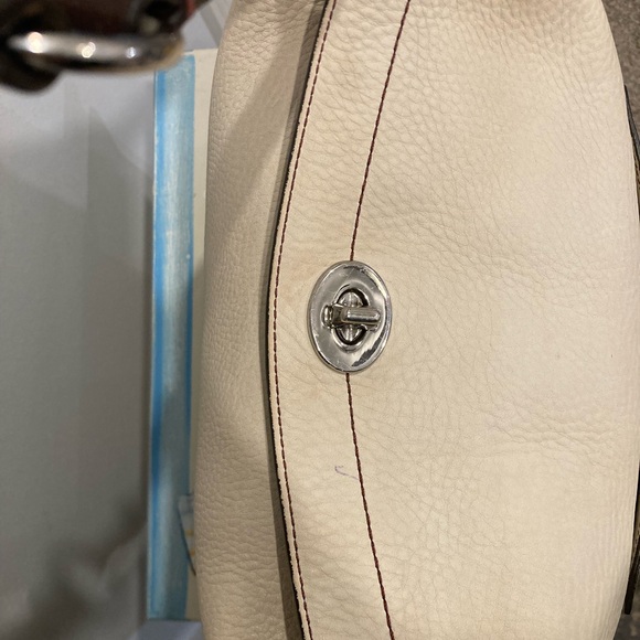 Coach Chelsea Pebbled Leather Turn Lock Shoulder Hobo Bag Cream - Picture 7 of 12